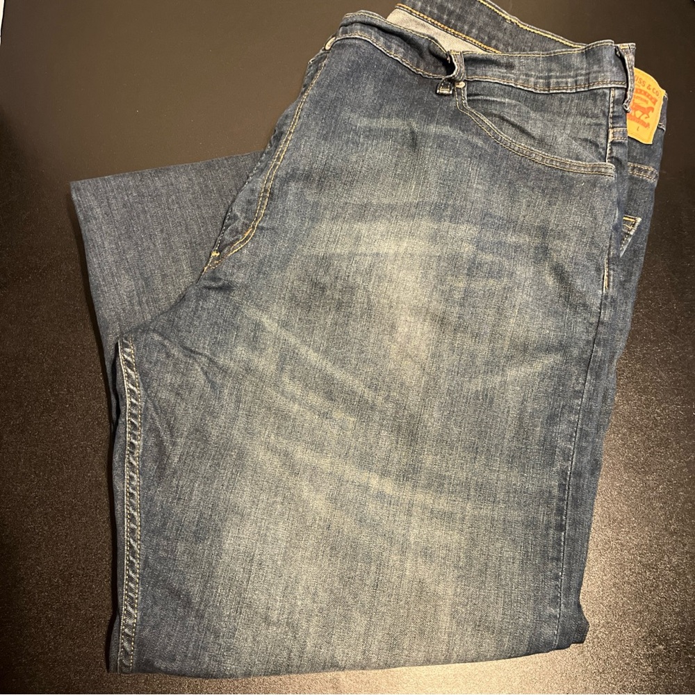Levis 559 Straight leg men jeans size 48x32 Denim Blue Relaxed fit pockets logo